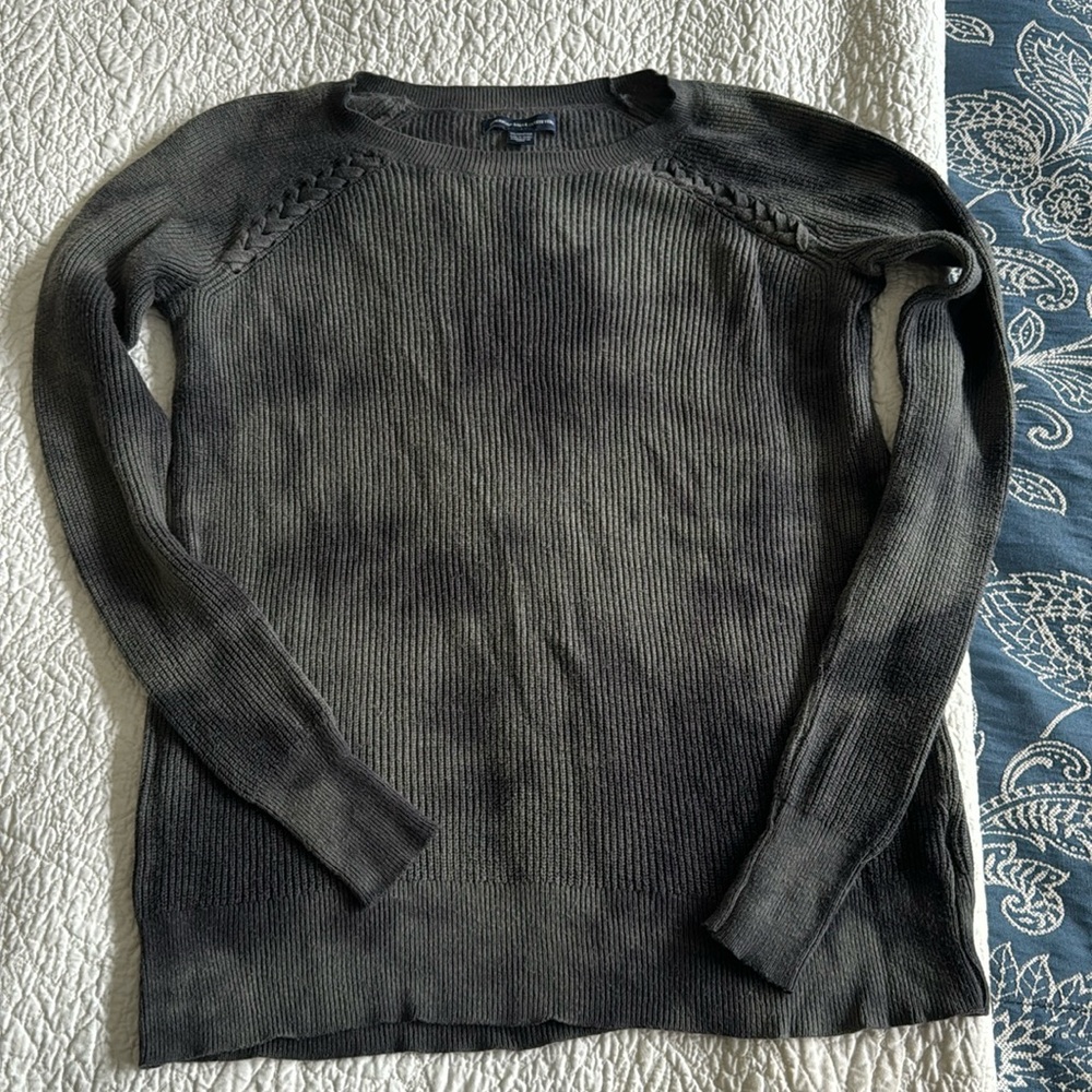 AMERICAN EAGLE OUTFITTERS GREEN TIE-DYE CAMO SWEATER -XS